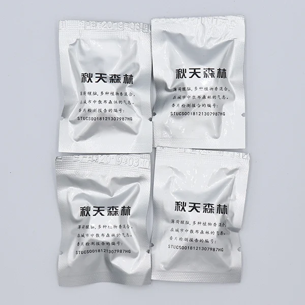 4pcs Autumn Forest Автомобильный аромадиффузор с запахом, встряхиванием крыльев, ангел, поросенок, автомобильный освежитель воздуха, ароматизатор, авто Декор, игрушки в автомобиле, аксессуары для интерьера - Название цвета: 4pcs Autumn Forest