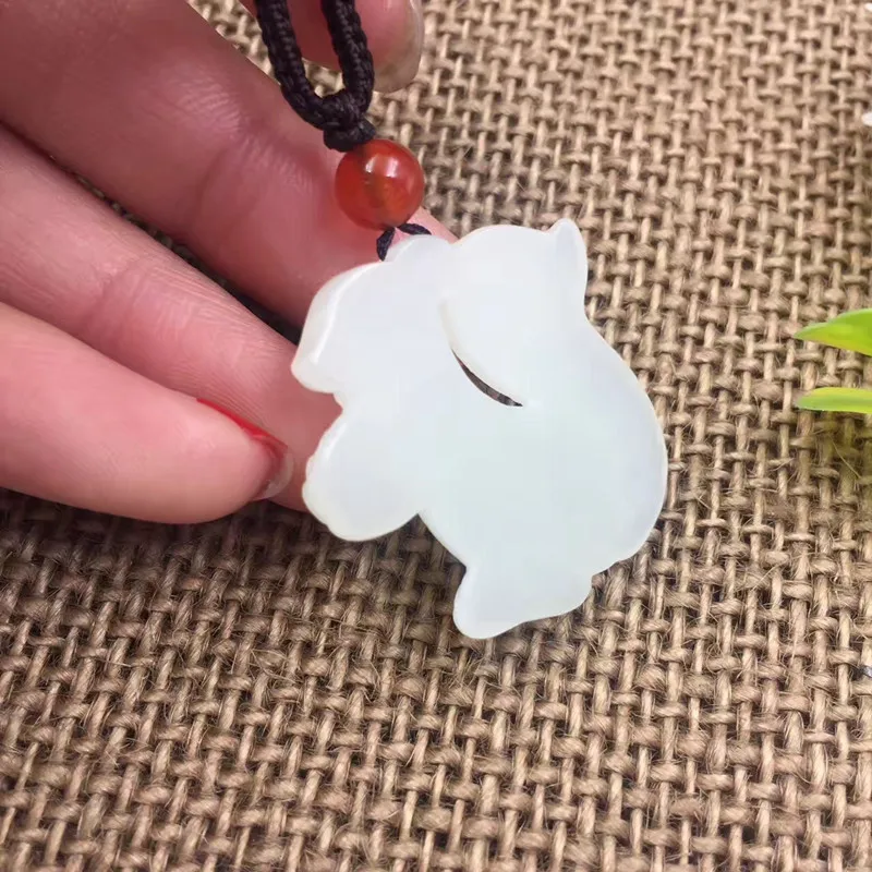 Natural Xinjiang Hetian jade white squirrel pendant 29 * 30 8mm with certificate | Украшения и аксессуары