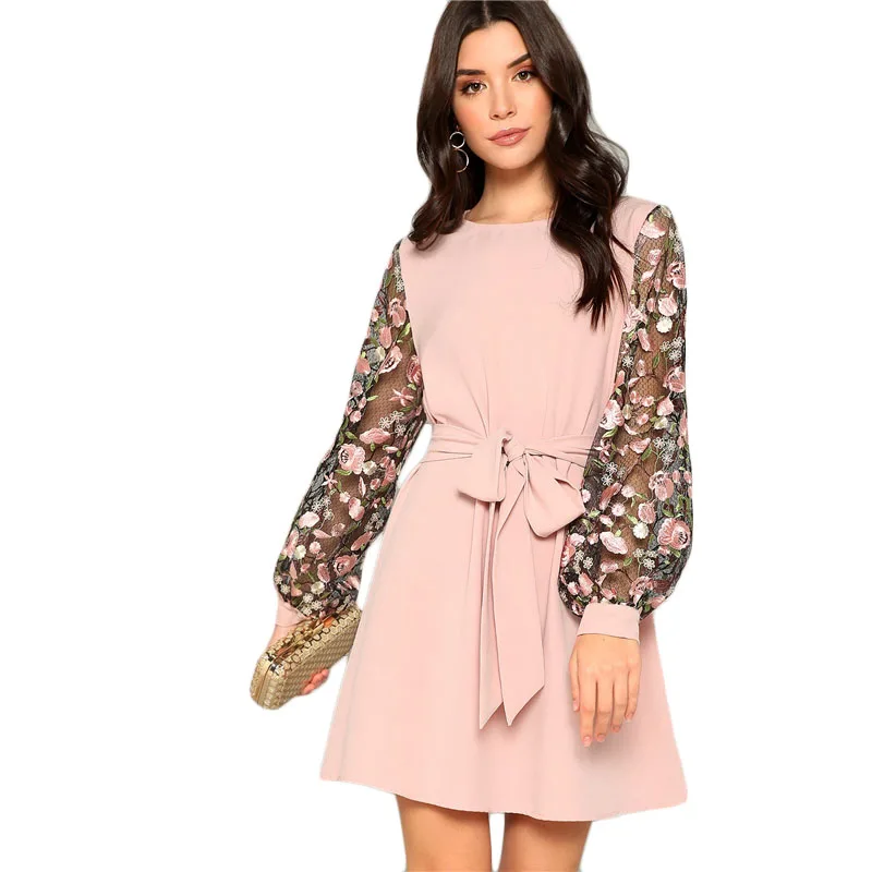 SHEIN Платье С Поясом И Сетчатыми Рукавами, Платье С Цветочной Аппликацией И Прозрачными Рукавами