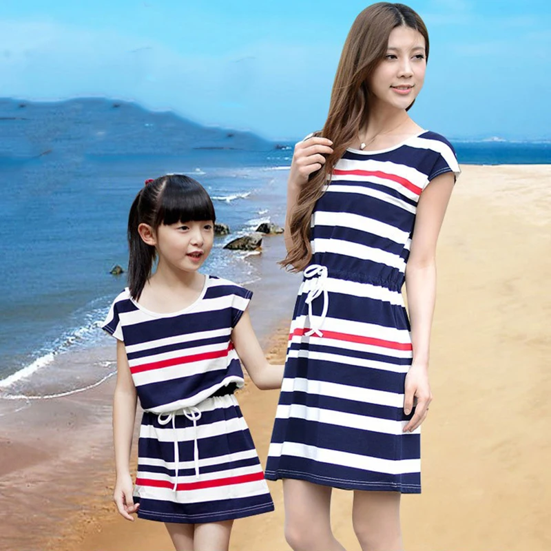 Мама и дочь платье 2016 хлопок нашивка ремень Военно-морской флот стиль Песчаный