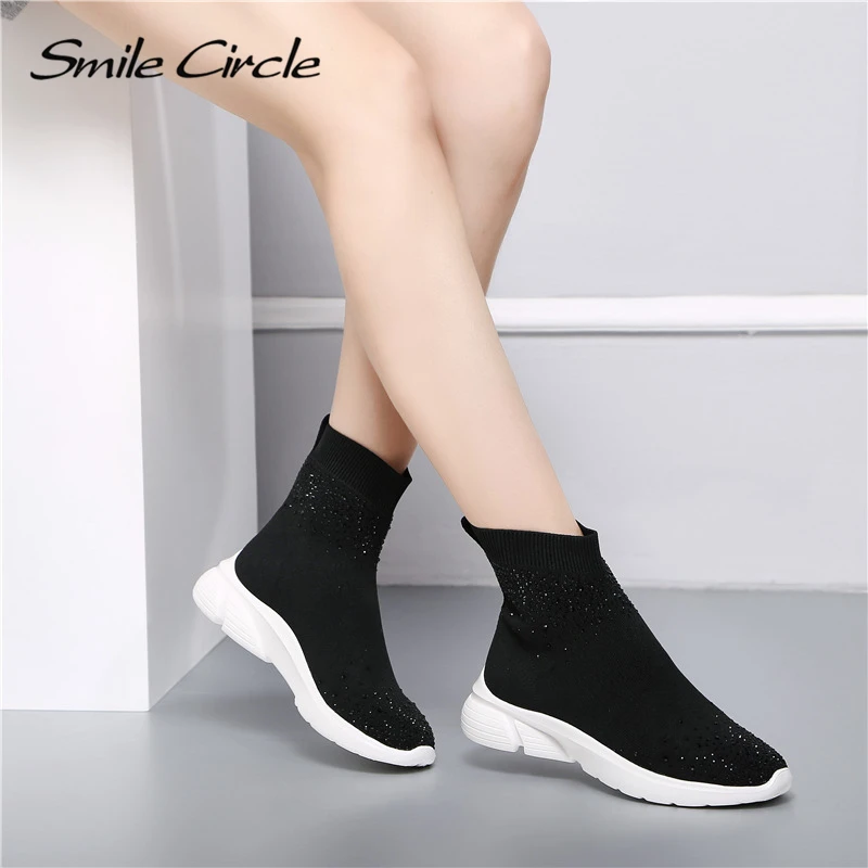 Женские трикотажные кроссовки без шнуровки со смайликом и круглым вырезом с