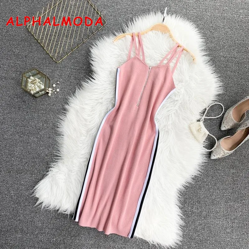 Женское Облегающее вязаное платье ALPHALMODA в цветную полоску на молнии