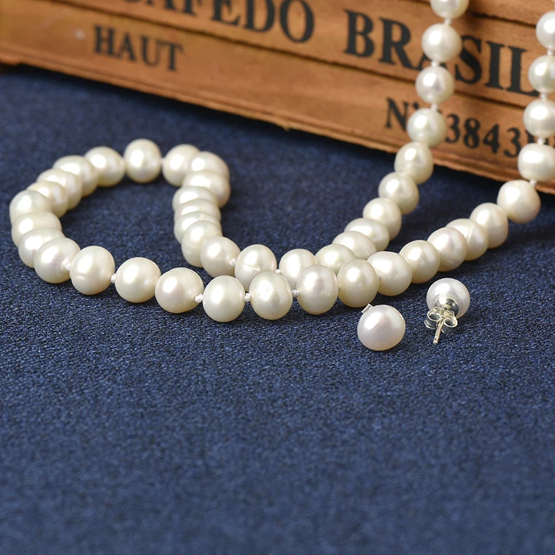 

8-9 MM The Pearl Suit have Delicate and Smooth Freshwater Pearl Necklace and the Fashionable Pearl EARRINGS
