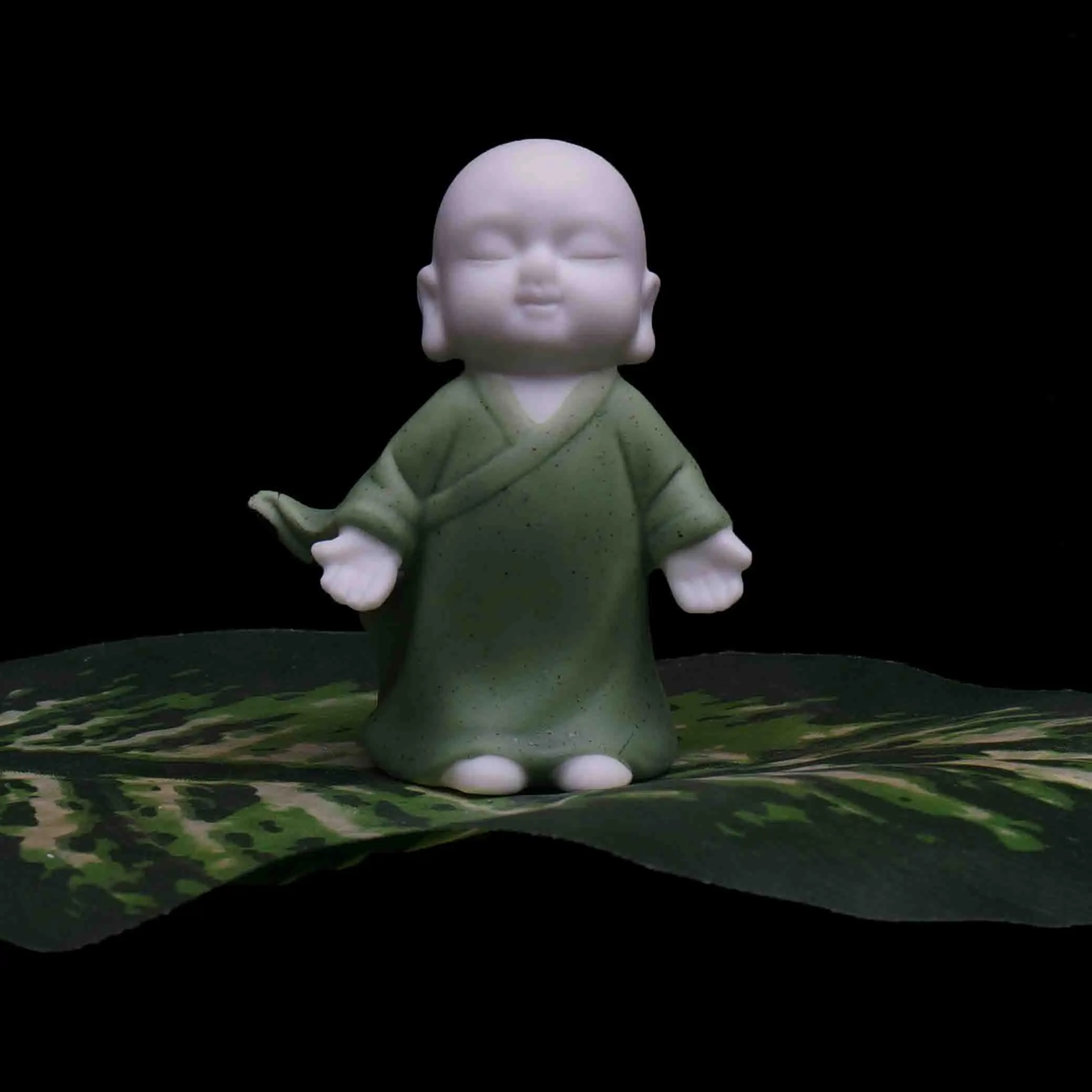 GREEN Статуя Будды, статуэтка монаха, декоративные керамические художественные украшения, украшение для дома, украшение для сада - Цвет: GREEN