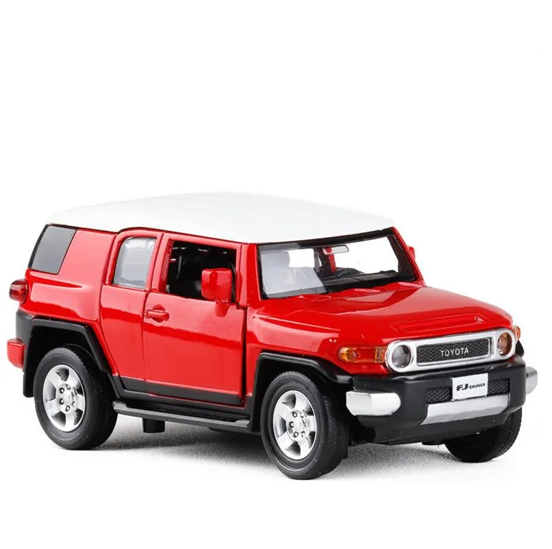 Игрушечная машинка для Toyota FJ cruiser из сплава со звуком и светом 1:32 бесплатная