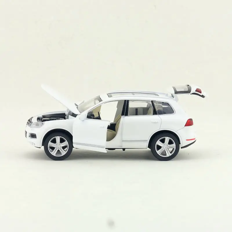Масштаб 1:32/литая металлическая игрушка/внедорожник Volkswagen Touareg спортивный