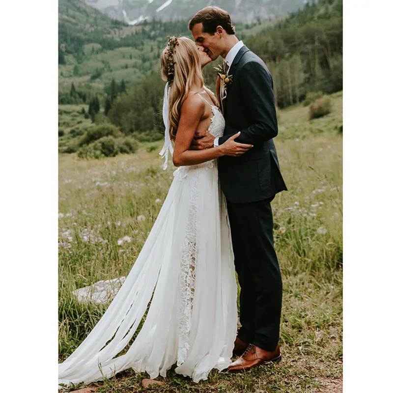 Свадебное платье в стиле бохо на тонких бретельках а линия Кружева пикантное