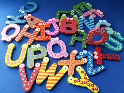 Деревянные 26 букв алфавита магниты на холодильник Детские Обучающие наклейки