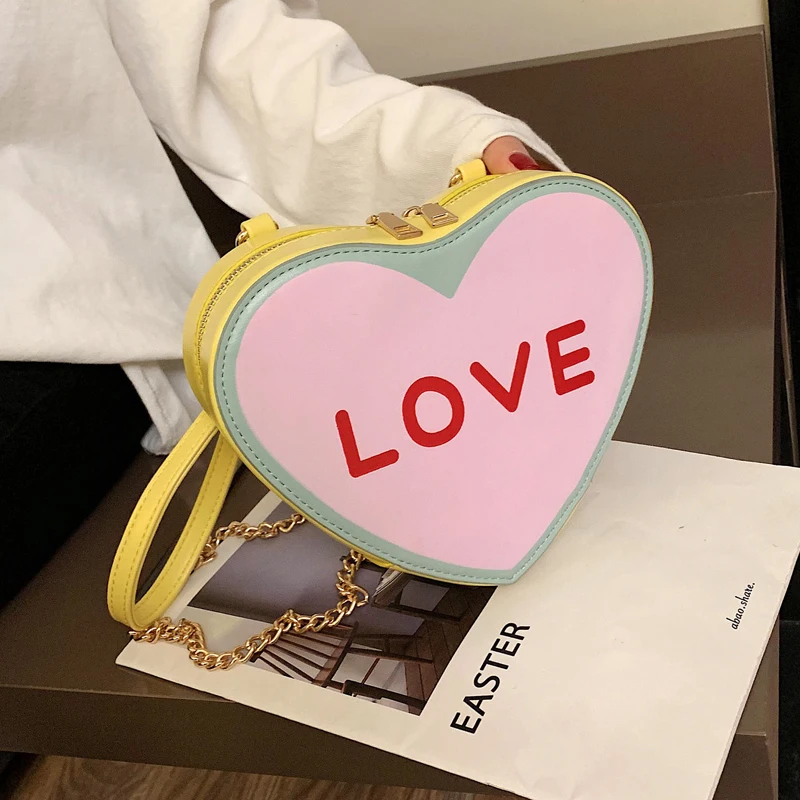 Женская сумка на плечо с надписью Macaron разноцветная через сумка-мессенджер