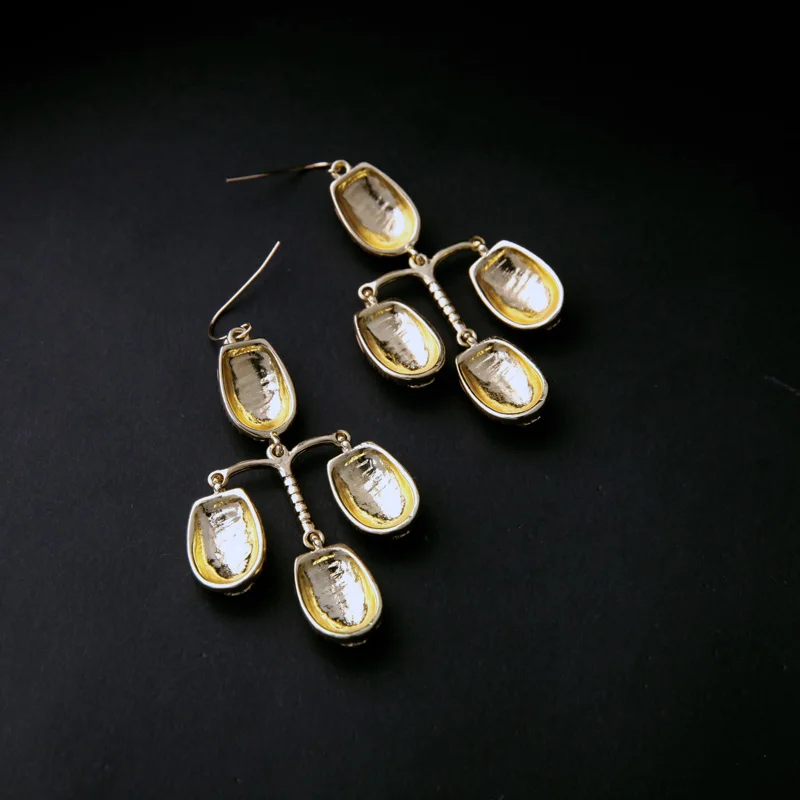 Роскошные брендовые серьги подвески с разноцветной эмалью Новое поступление в