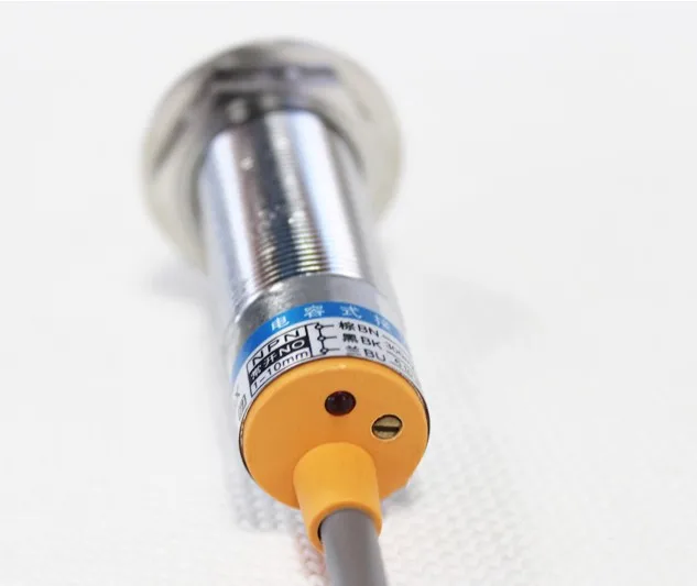 1 шт. M18 емкостный датчик приближения/PNP трехпроводный постоянный ток нормально