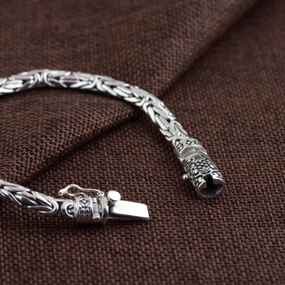 

Men silver bracelet, the security pattern, individual male silver bracelet