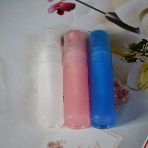 

freeshipping 3ml Refillable Bottle Colorful Plastic Spray Bottle Perfume PP Bottle with Spray Pump