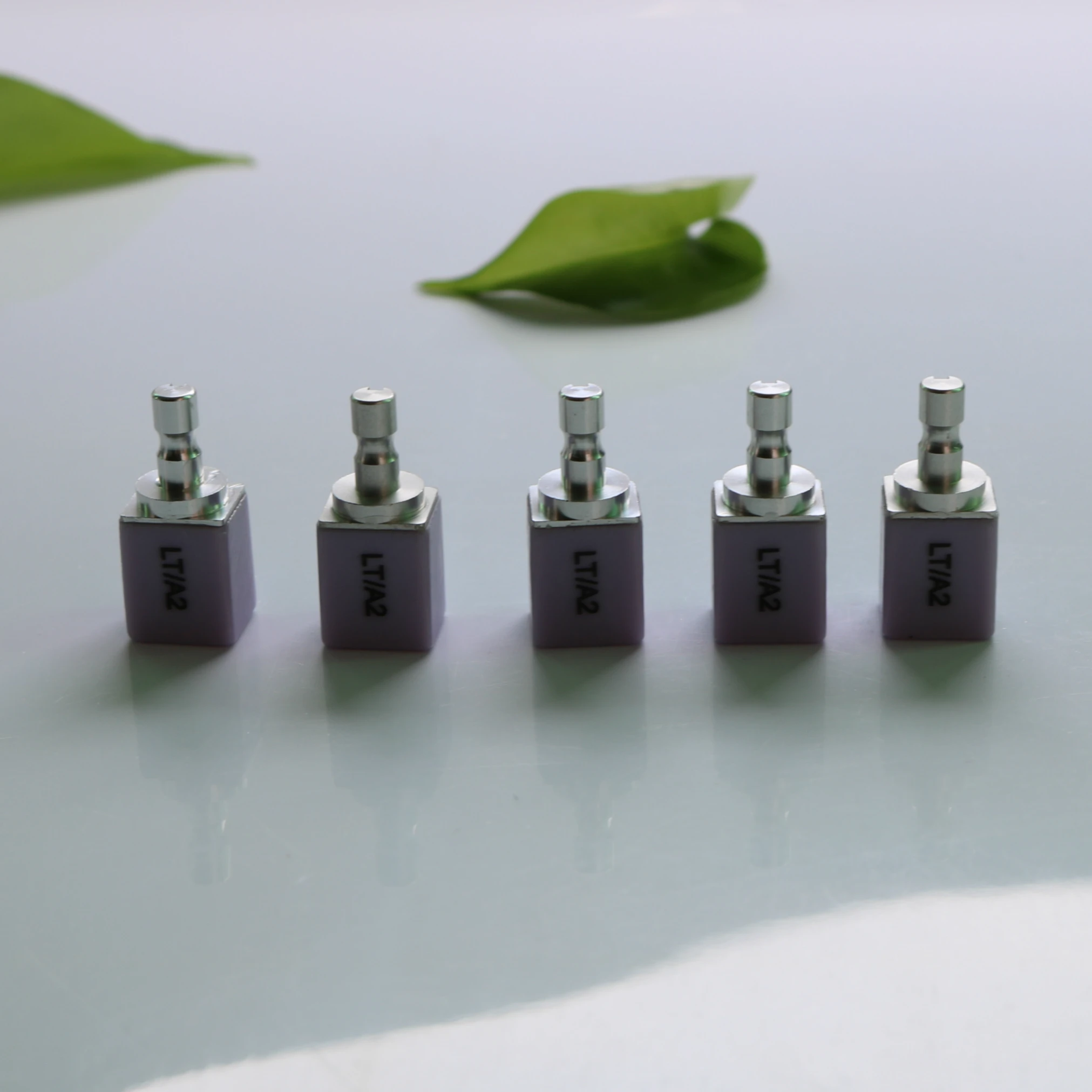 1pcs B40 LT Inlay and Onlay Dental Glass Ceramic Lithium Disilicate Blocks for Sirona Cerec Block |