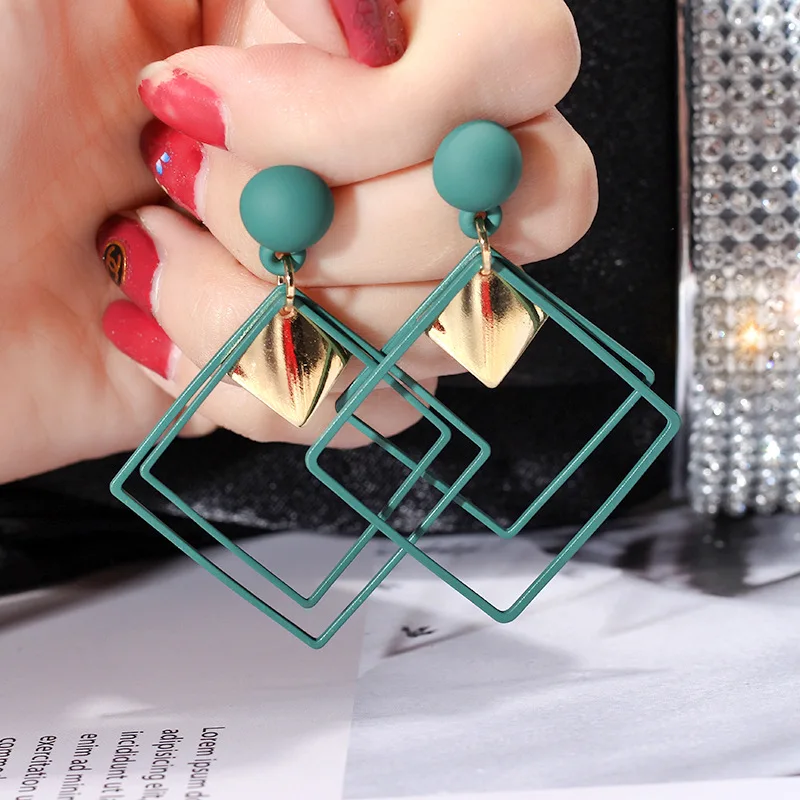 

New geometric earrings in Europe and America exaggerate the retro fashion national style earrings