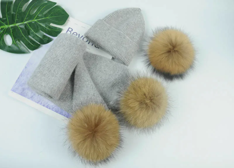 Set light grey N Детский вязаный шарф и шапка, Модный комплект из 2 предметов для маленьких девочек и мальчиков, однотонный зимний теплый меховой комплект с помпонами, вязаная шапка+ шарф - Цвет: Set light grey N