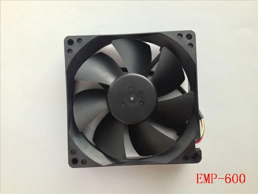 Новый оригинальный Nidec D09A-12TU DC12V 0.25A для EMP-600/EMP-6000/6010/6100/6110 проектор Вентилятор
