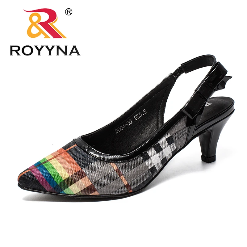 ROYYNA/новые модные стильные женские босоножки Летняя обувь в мелкую клетку удобные женские шлепанцы на высоком тонком каблуке