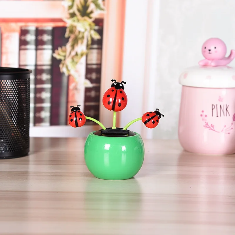 Ladybug Украшение дома солнечные танцы игрушечный автомобиль орнамент детские игрушки цветок бабочка пчела творческий подарки для автомобилей 1 шт - Цвет: Ladybug