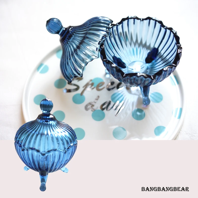 Прозрачная синяя стеклянная банка с крышкой маленькая для конфет емкость