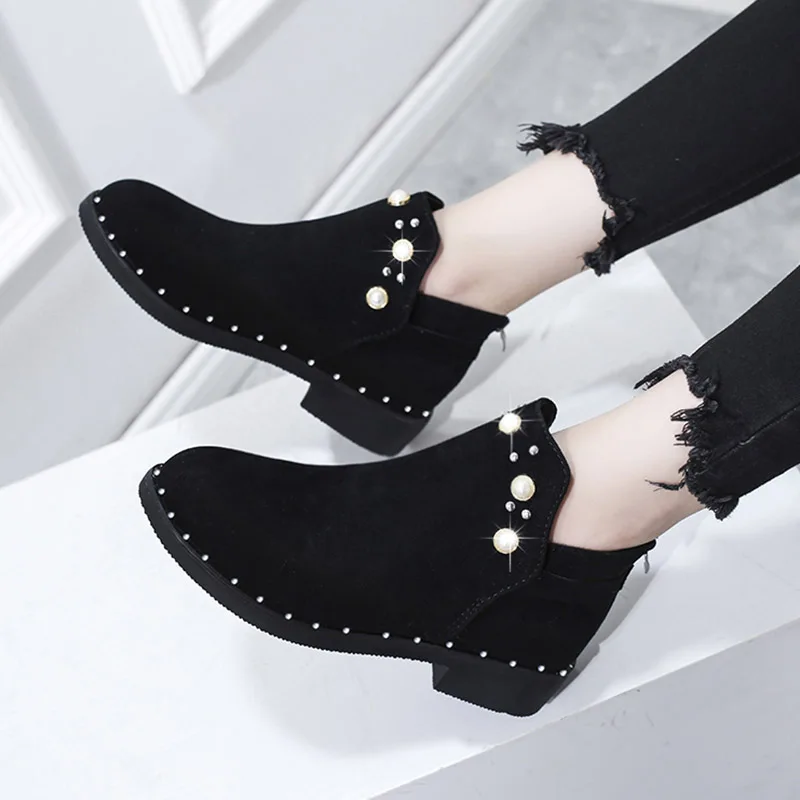 Зимняя женская обувь 2020 черные ботинки с жемчугом женские в стиле панк на плоской