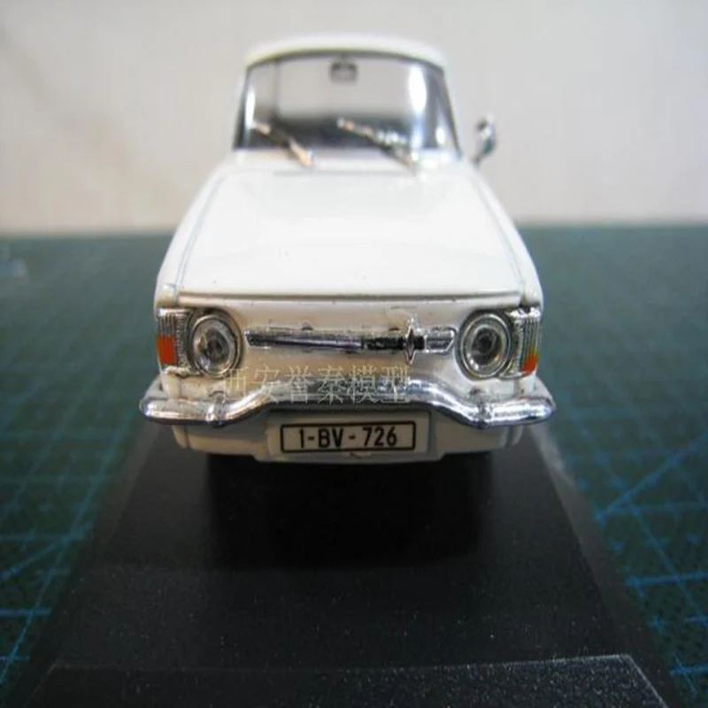 Коллекция миниатюрных игрушечных автомобилей RENAULT 10 1/43 масштаб моделирование