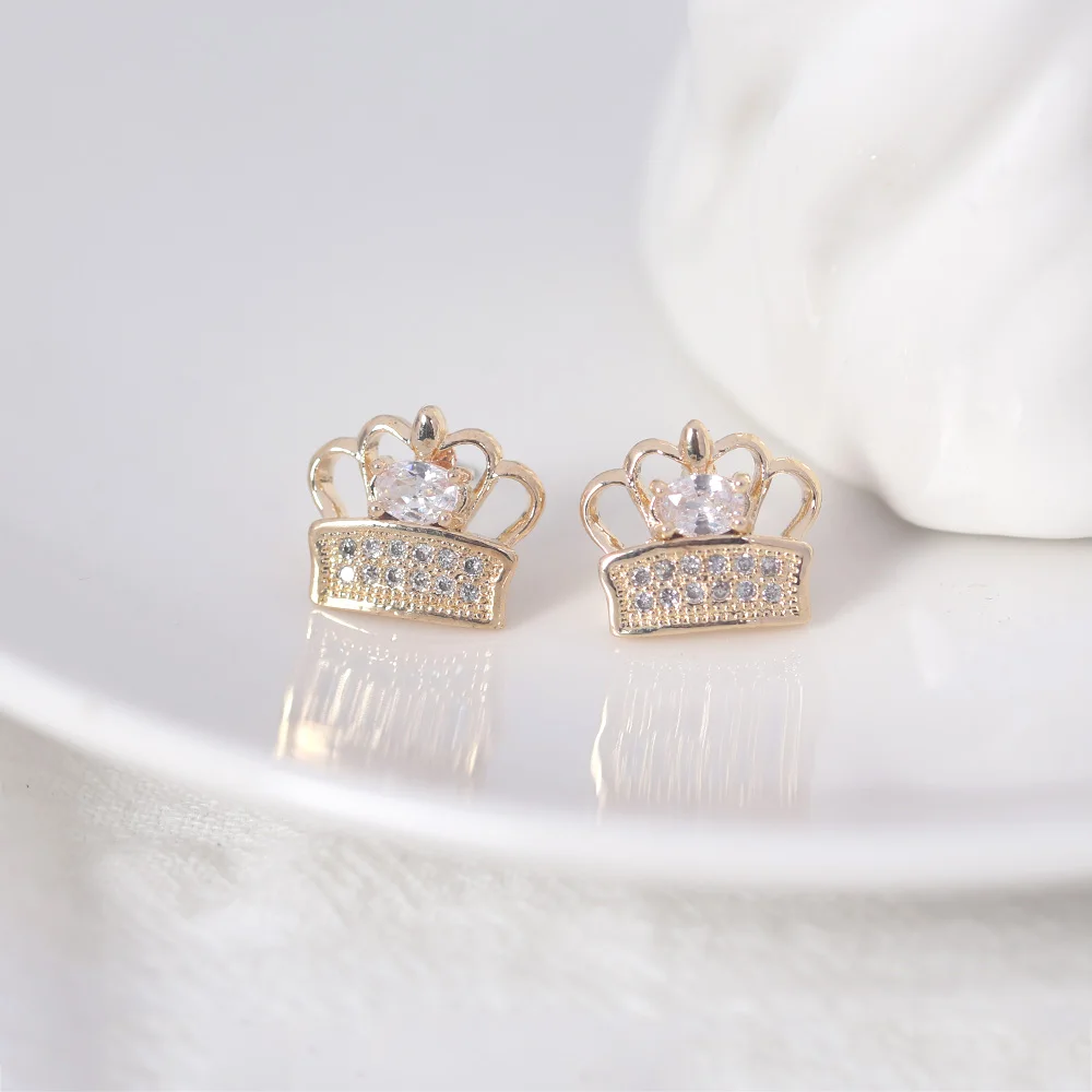 Многократные изысканные серьги с цирконием кубической огранки цветок лист