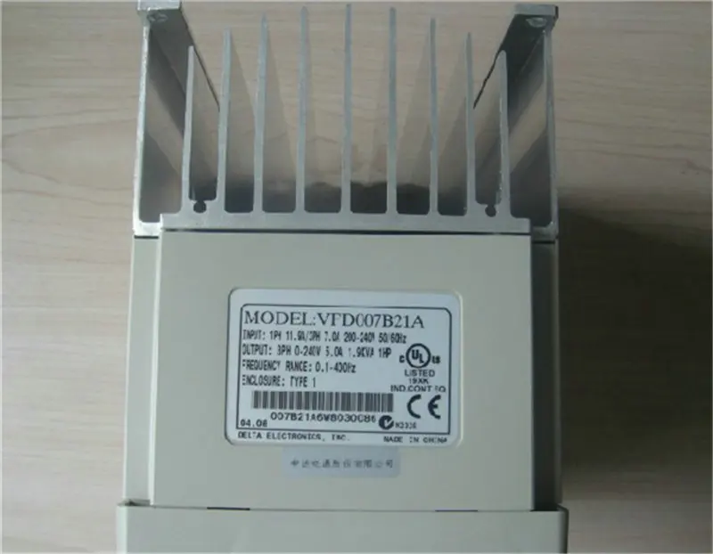 Оригинальный новый двигатель VFD007B21A 0 75 кВт 750 Вт Delta VFD AC Однофазный инвертор 220 В