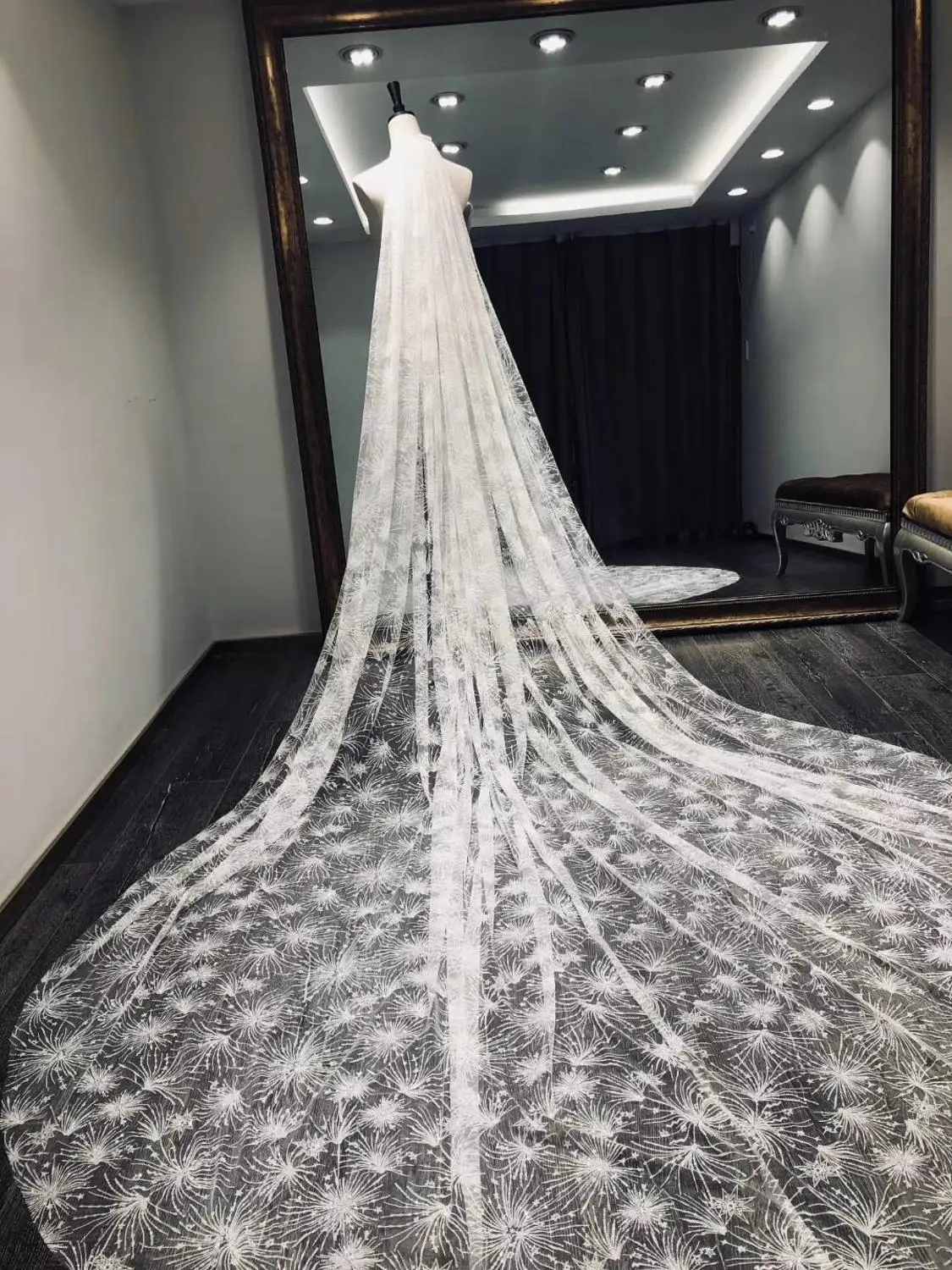

New veil fireworks wedding veil 4 Meters Bling Sequins Long Wedding Veil with Comb White Ivory Bridal Veil 2020