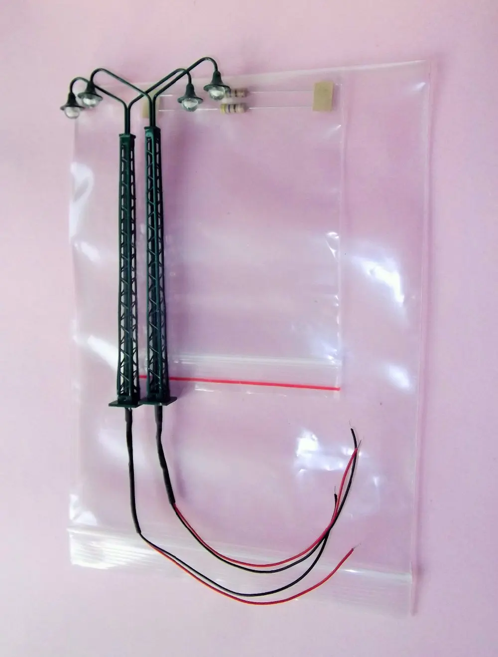 Модель железнодорожного поезда DB4 HO 2 шт. масштаб 1:87 уличные фонари