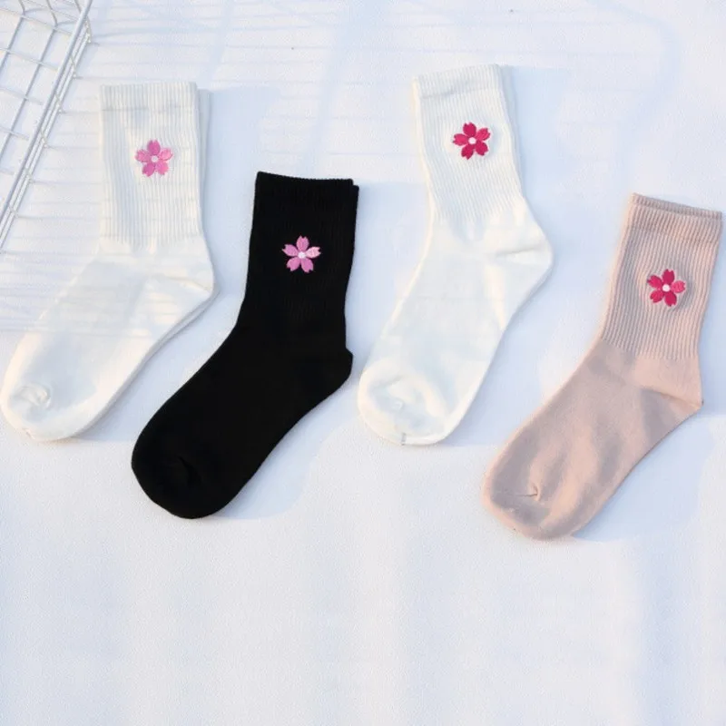 

peonfly моды белое черным вышивки цветущих женщина милые смешные носки модные женские короткие высокого качества однородный цвет случайные хл...