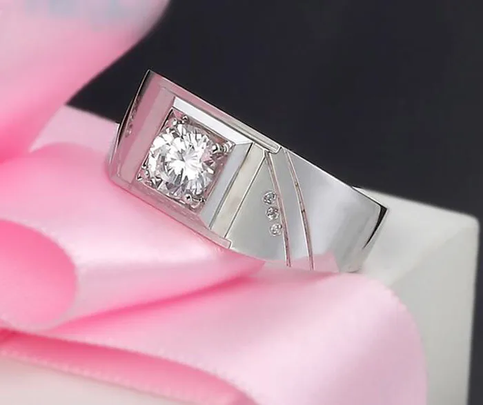 Мужское бриллиантовое обручальное кольцо с искусственным кубическим цирконием |