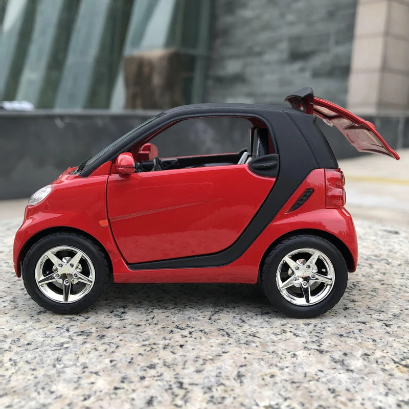 1:32 Smart ForTwo литая модель автомобиля из сплава автомобиль со звуком и светом