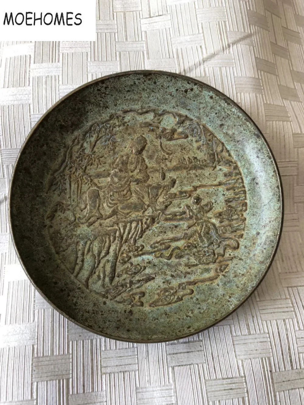 

MOEHOMES China ancient home decoration brass bronze craft collection metal crafts boy obeisance to Guangying statue plate