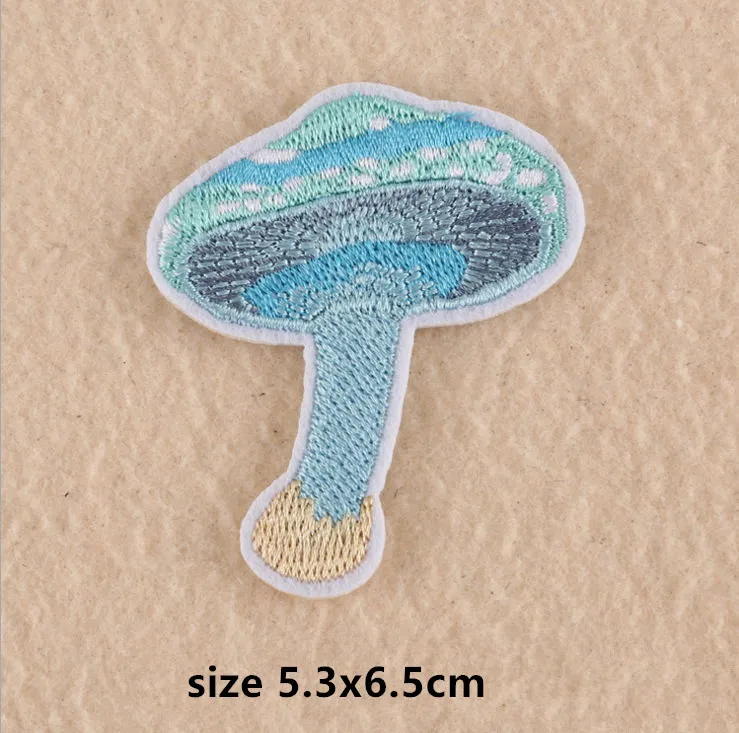 Новое поступление 10 шт грибы вышитые утюгом на заплатках для декора телефона