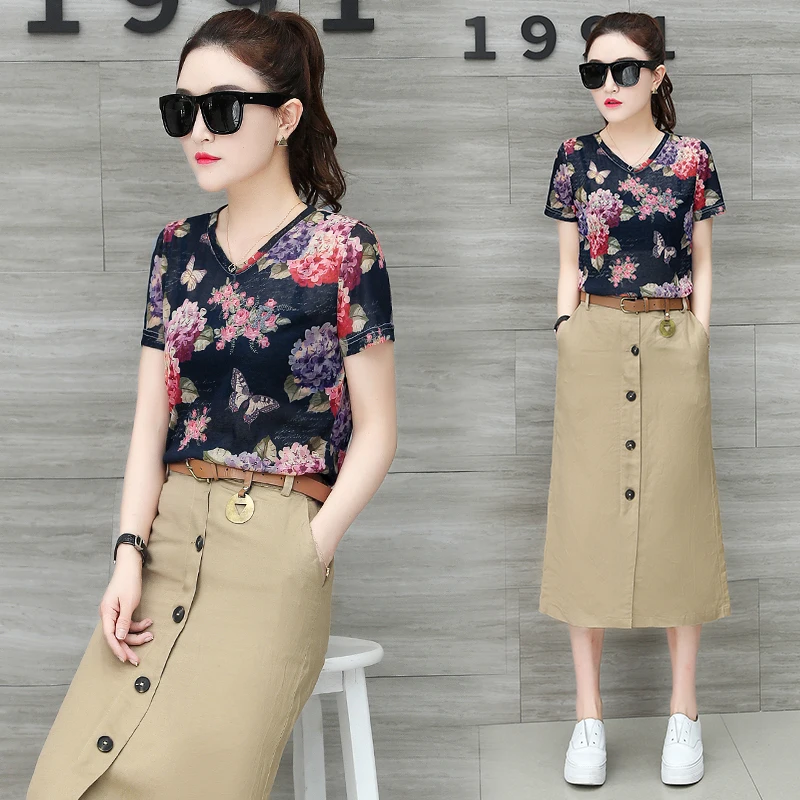 Женский комплект из двух предметов футболка с коротким рукавом и юбка средней