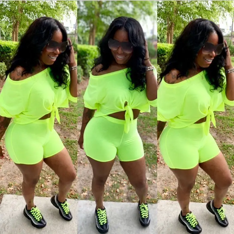 Женский костюм двойка с топом и шортами рукавом три четверти завязками на подоле