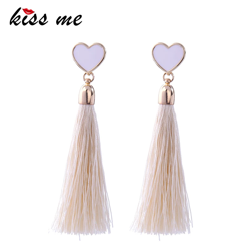 Серьги подвески KISS ME с белой эмалью и сердцем очаровательные бежевые длинные