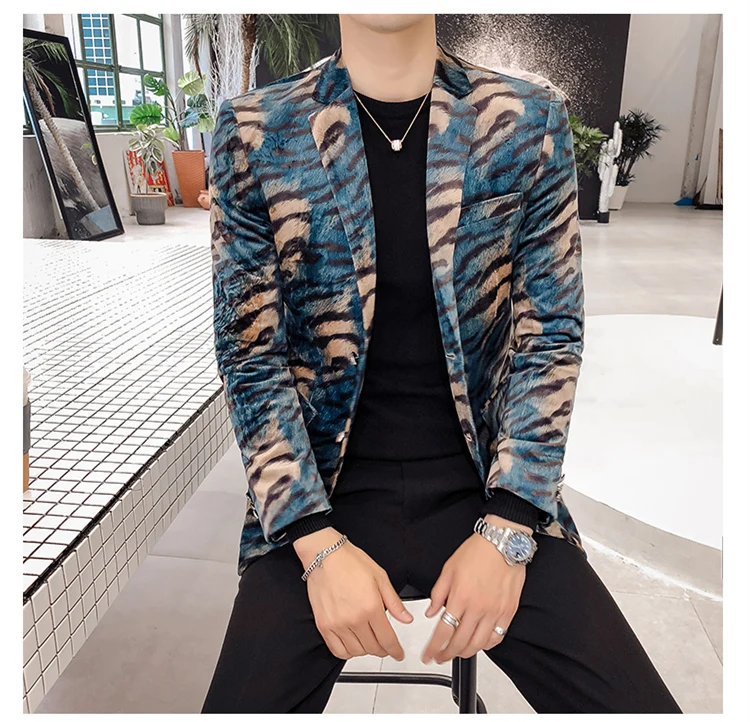 Plyesxale Leopard Blazer Для мужчин Slim Fit Для мужчин s бархат пиджаки зеленый человек Повседневный Блейзер Куртка сценическое платье на выпускной Q155
