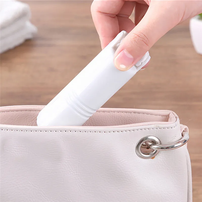 

2018 Fashion Home & Garden Static Electrostatic Clothing Lint Dust Remover Sweeper Brush Pets Hair Cleaner