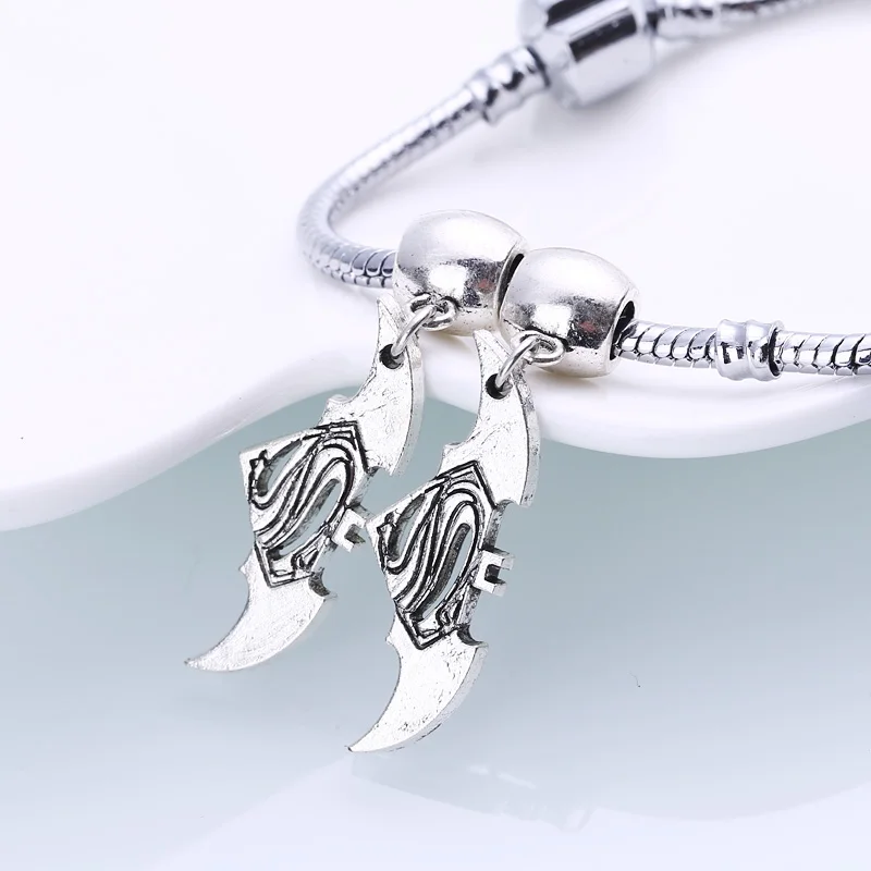 Тибетские серебряные металлические бусины Бэтмен V Супермен подходят Пандора