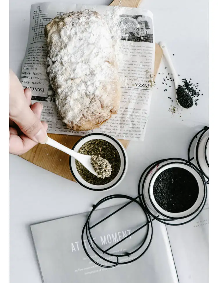 Ceramic Seasoning Jar Three-piece Kitchen Utensils Seasoning Box Household Salt Seasoning Seasoning Tank Combination Set Send