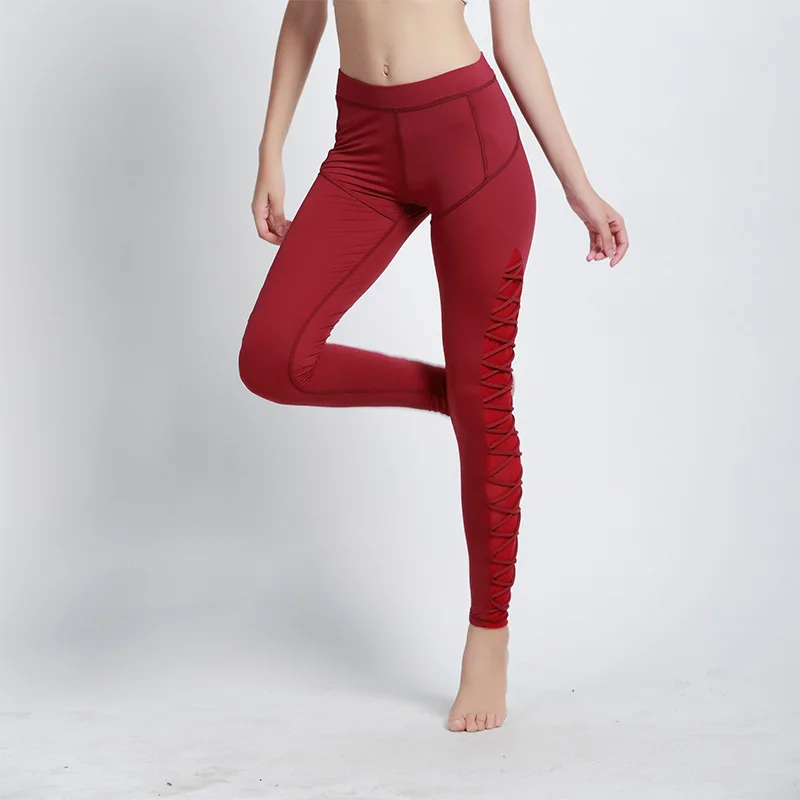 Женские леггинсы для фитнеса черные сетчатые с вырезами и высокой талией