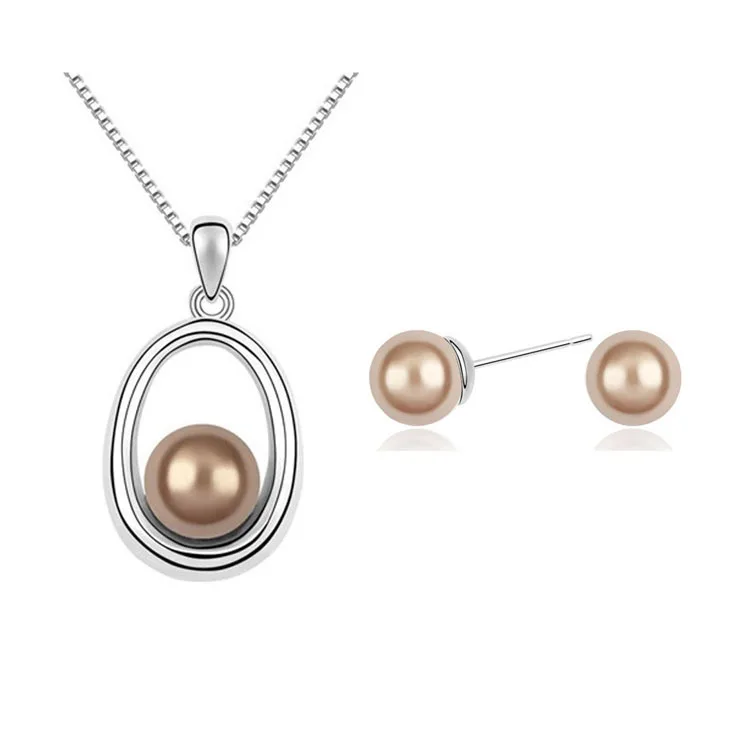 Женский ювелирный комплект из колье и серёг с искусственным жемчугом | Украшения