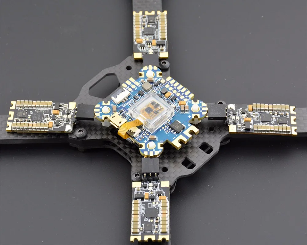 Omnibus F4 Fireworks v2 with Airbot Wraith32 V2 35A BLHeli_32 DSHOT, 32bit and OSD New Arrival Flight-model