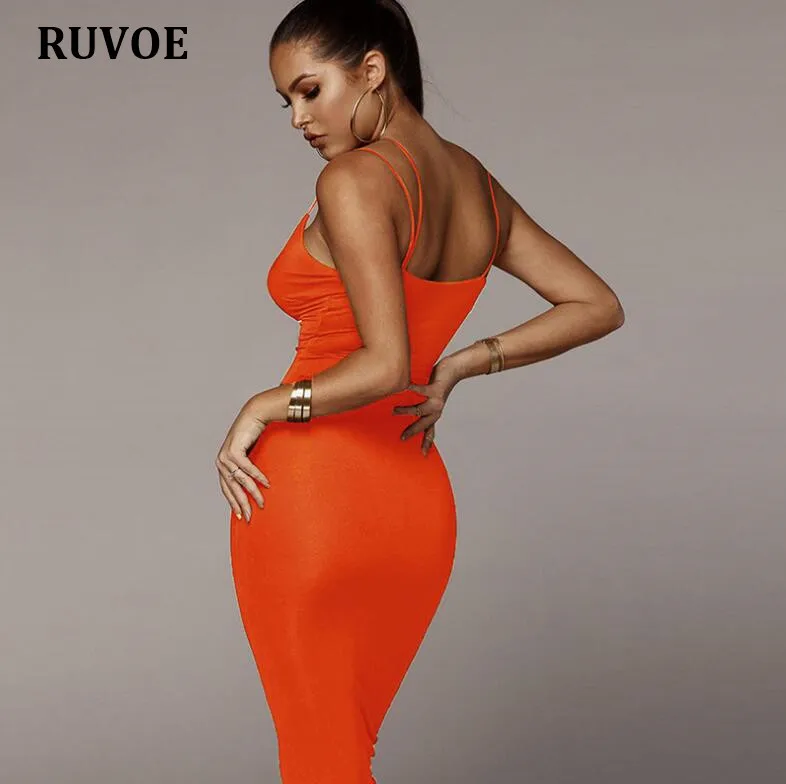 Осенне-зимнее платье зеленого и красного цвета на тонких бретельках Макси