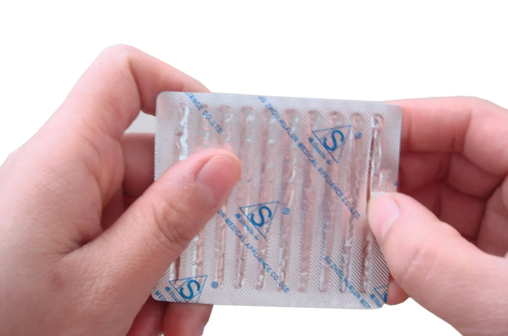 Spiral acupuncture needle for single use |