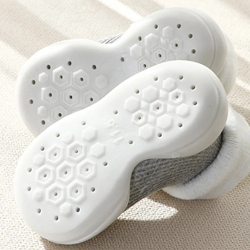 DKDAKANL 1 пара теплых детских ботинок с резиновой противоскользящей подошвой, изготовленных из махровой ткани, розового цвета для новорожденных девочек.