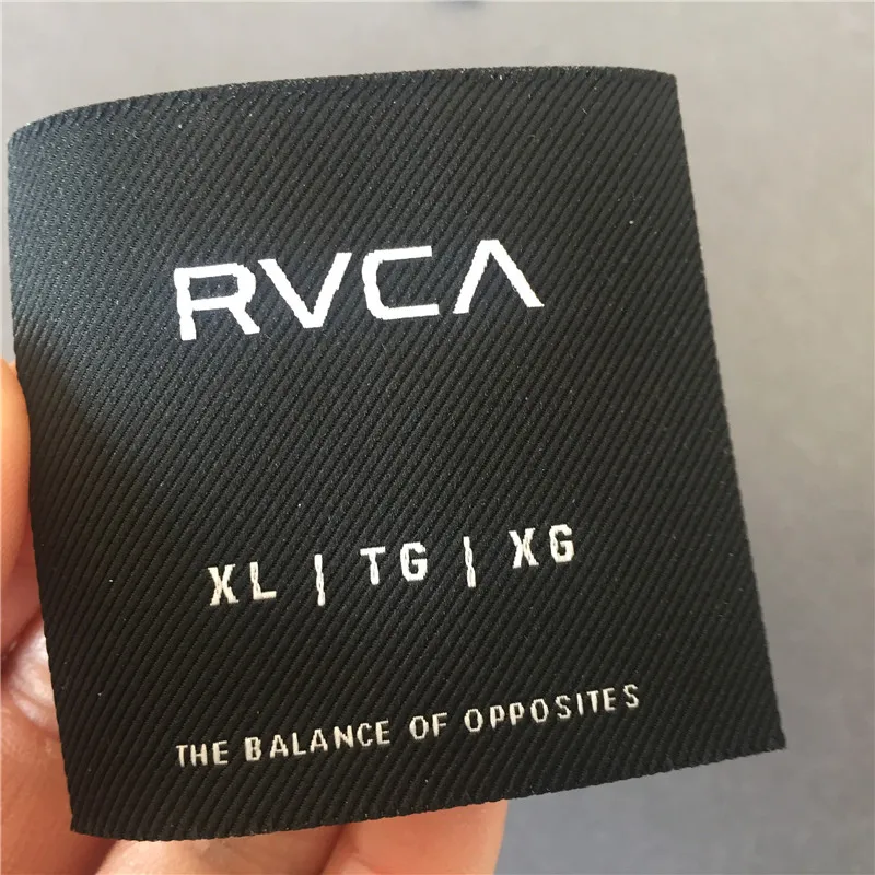 

Customized Cross Grain Background Cloth Woven Labels Garment Labels