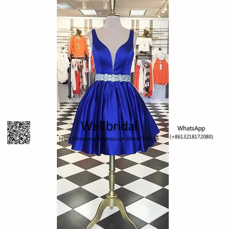 Бургундские платья на выпускной 2017 короткие с бусинами глубоким треугольным